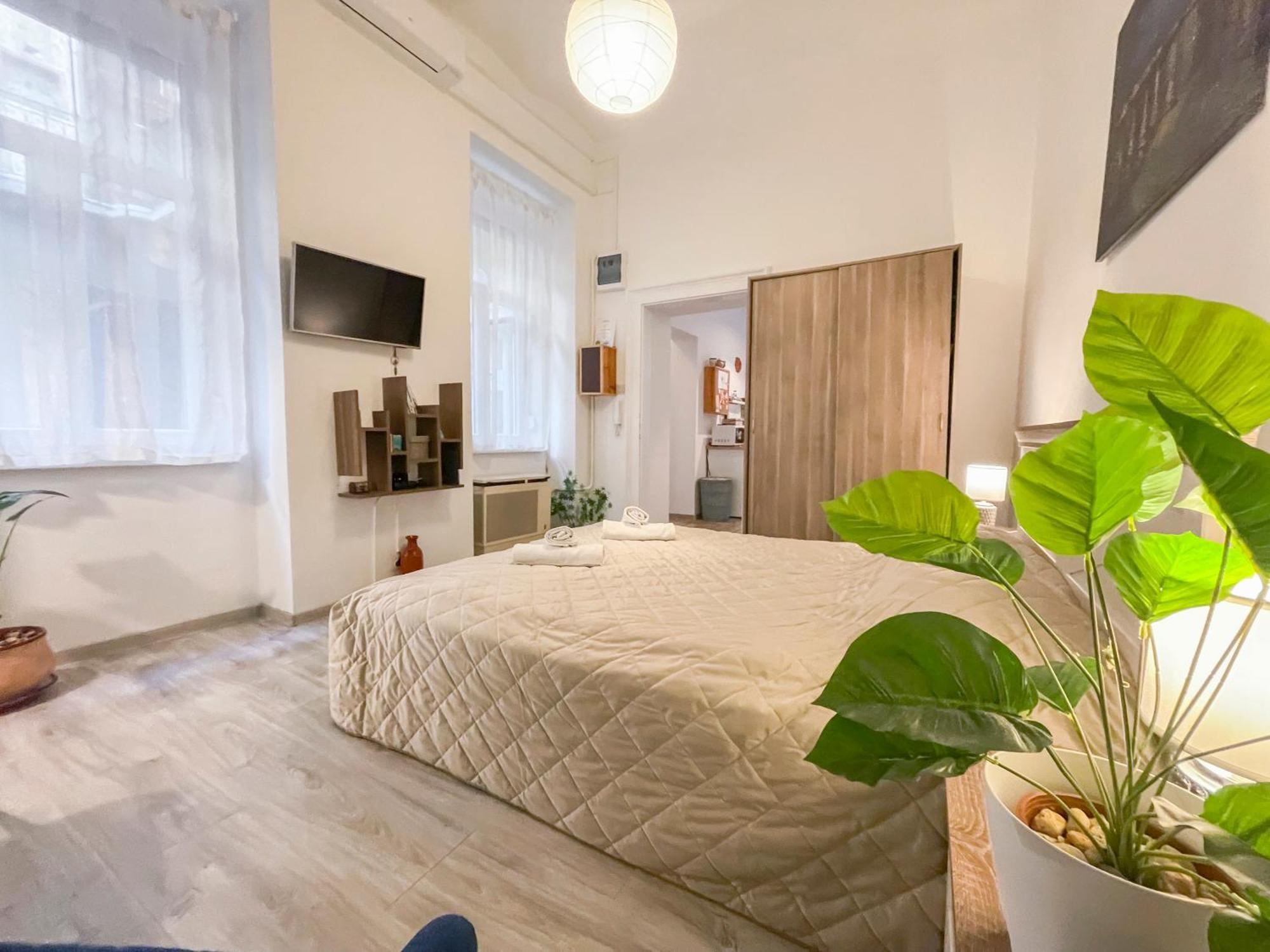 Free Parking, Downtown Apartment Near New York Cafe Budapešť Exteriér fotografie